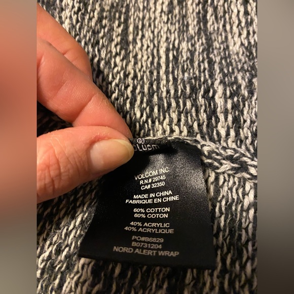 Volcom Open Cardigan Space Dye
Knit Sweater - Picture 5 of 6